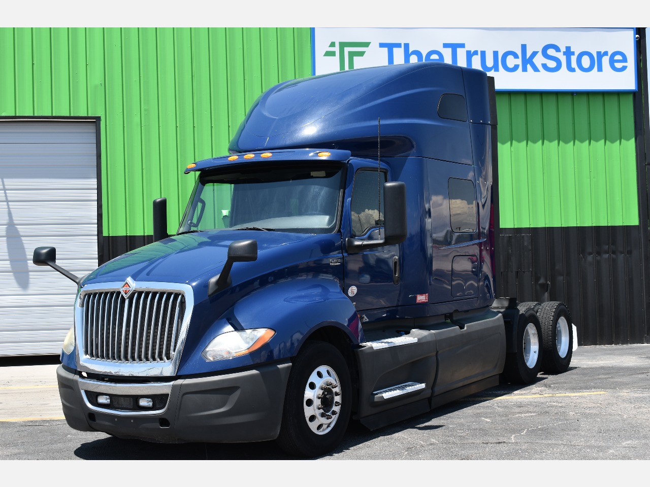 2020 INTERNATIONAL LT625 Sleeper #11538