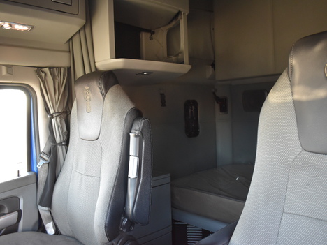 USED 2021 KENWORTH T680 SLEEPER TRUCK #11540-9