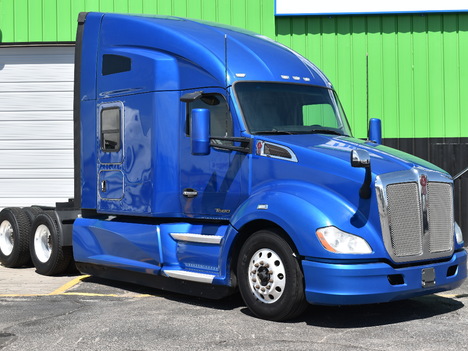 USED 2021 KENWORTH T680 SLEEPER TRUCK #11542-7