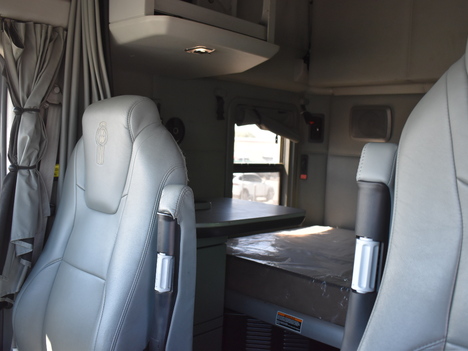 USED 2021 KENWORTH T680 SLEEPER TRUCK #11542-9