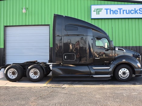 USED 2021 KENWORTH T680 SLEEPER TRUCK #11544-6