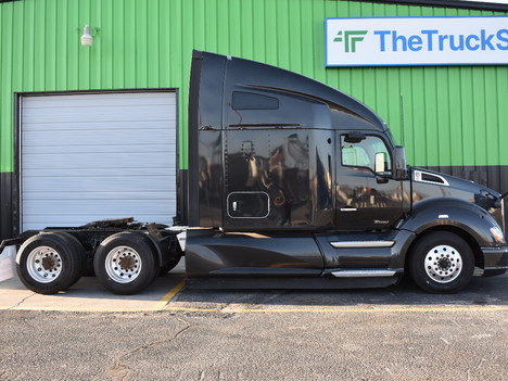 USED 2021 KENWORTH T680 SLEEPER TRUCK #11544-6