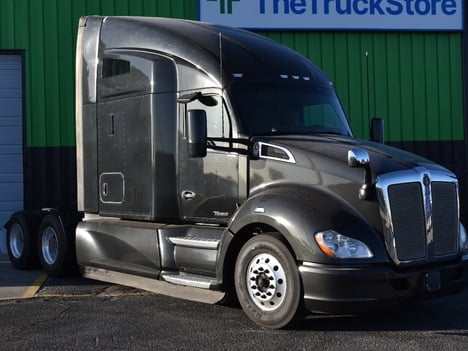 USED 2021 KENWORTH T680 SLEEPER TRUCK #11544-7