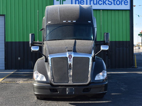 USED 2021 KENWORTH T680 SLEEPER TRUCK #11544-8