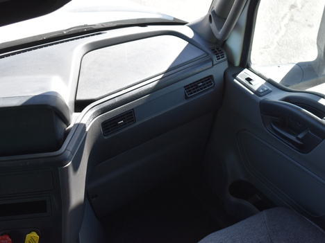 USED 2020 INTERNATIONAL LT625 SLEEPER TRUCK #11547-12