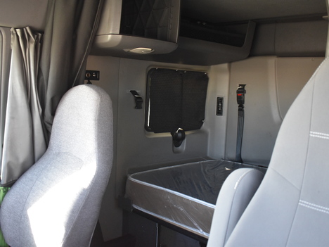 USED 2020 INTERNATIONAL LT625 SLEEPER TRUCK #11547-9