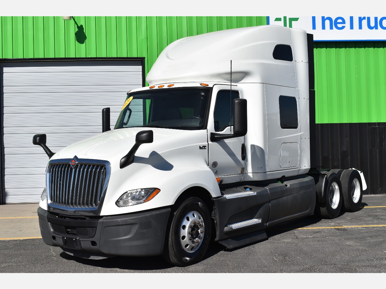 2021 INTERNATIONAL LT625 Sleeper #11548