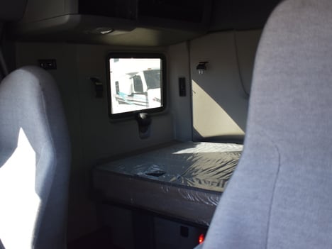 USED 2021 INTERNATIONAL LT625 SLEEPER TRUCK #11548-9