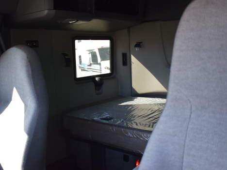 USED 2021 INTERNATIONAL LT625 SLEEPER TRUCK #11548-9