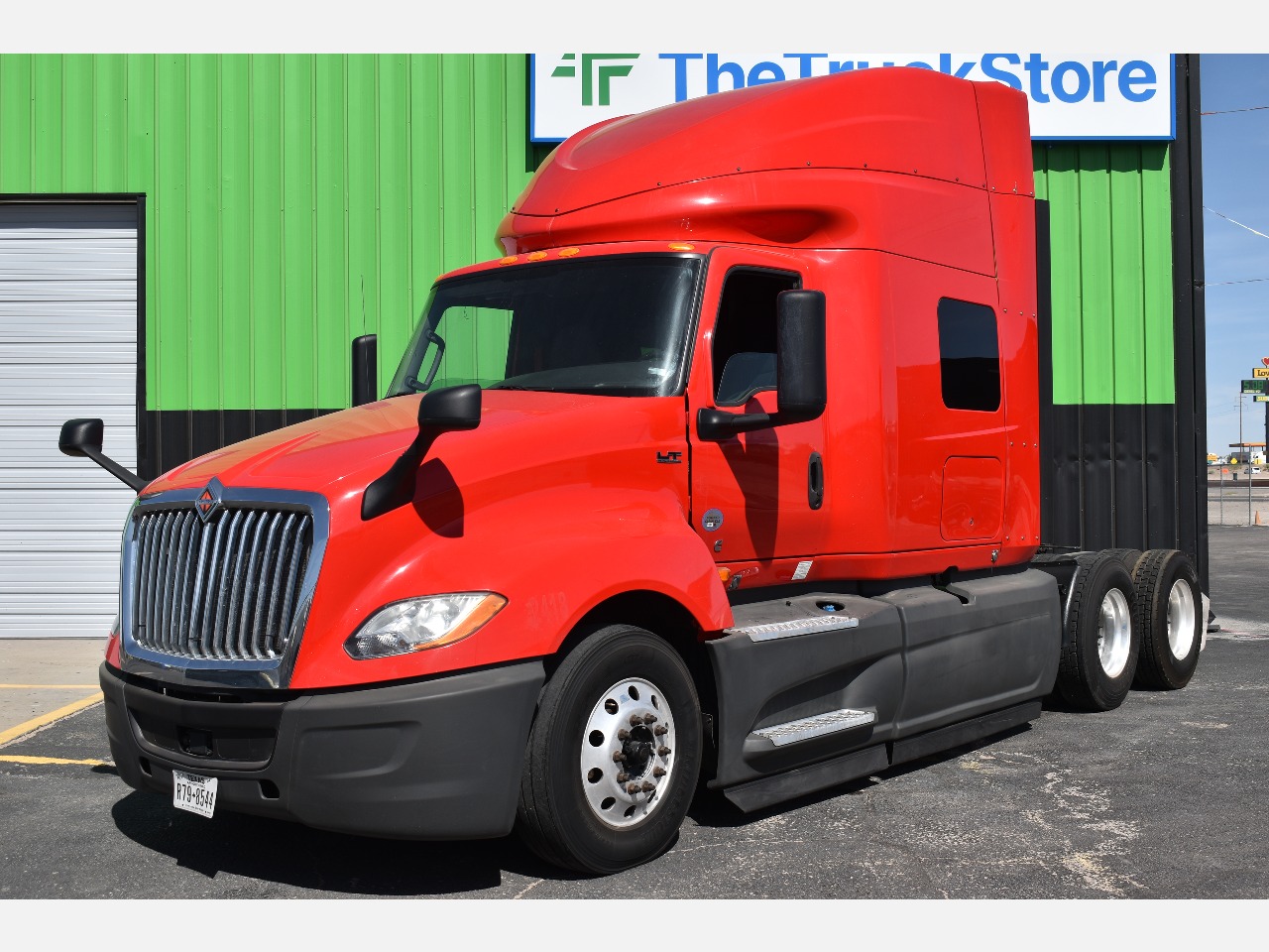 2020 INTERNATIONAL LT625 Sleeper #11552