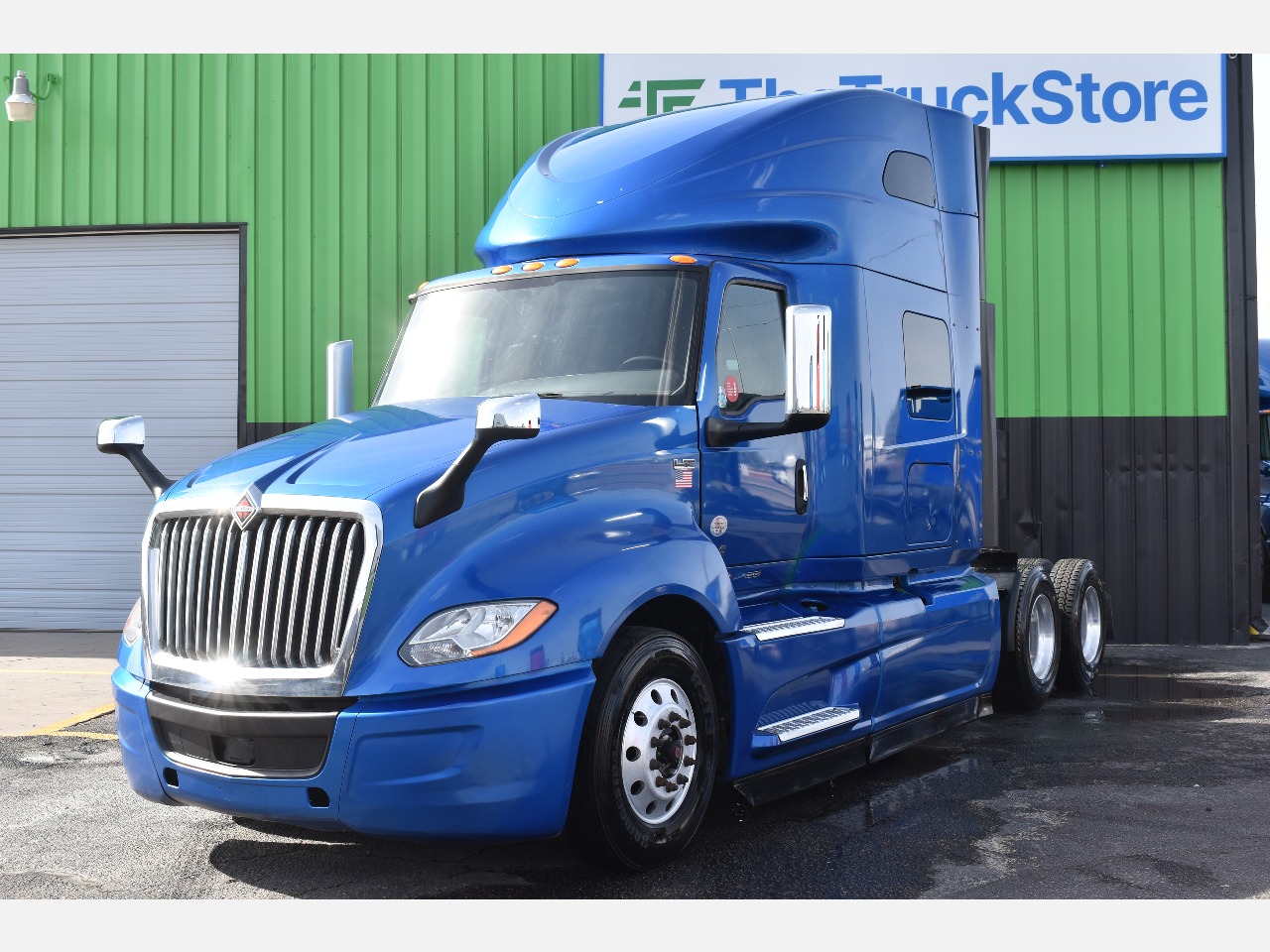 2022 INTERNATIONAL LT625 Sleeper #11553