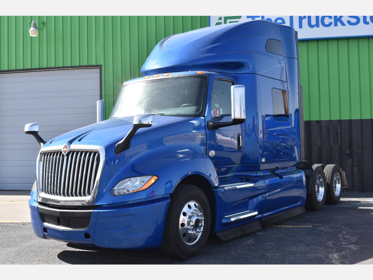 USED 2022 INTERNATIONAL LT625 SLEEPER TRUCK #11556