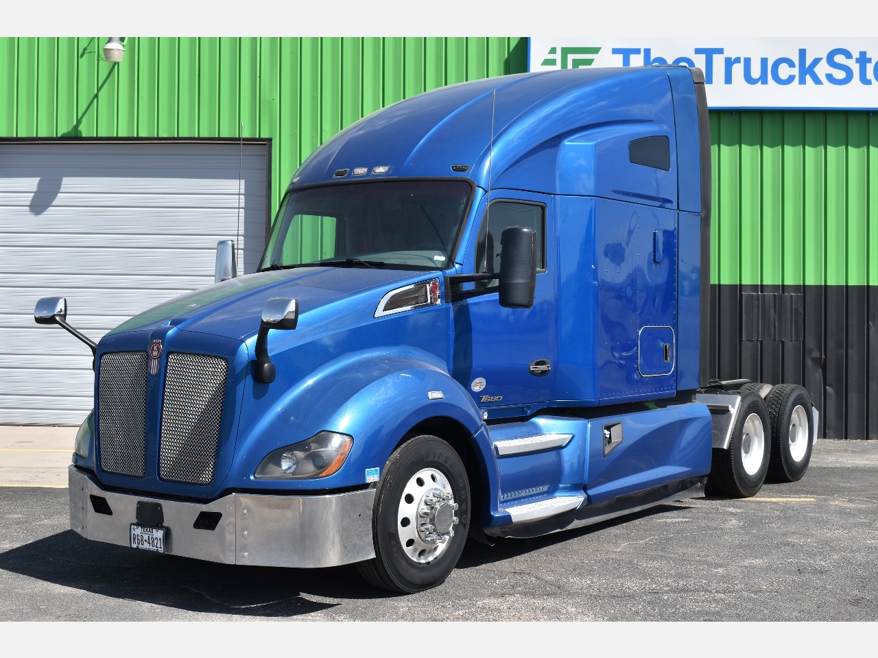 USED 2019 KENWORTH T680 SLEEPER TRUCK #11558