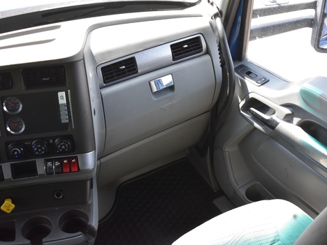 USED 2019 KENWORTH T680 SLEEPER TRUCK #11558-12