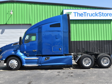 USED 2019 KENWORTH T680 SLEEPER TRUCK #11558-2