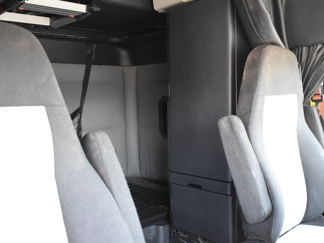 USED 2020 FREIGHTLINER CASCADIA 126 SLEEPER TRUCK #11561-10