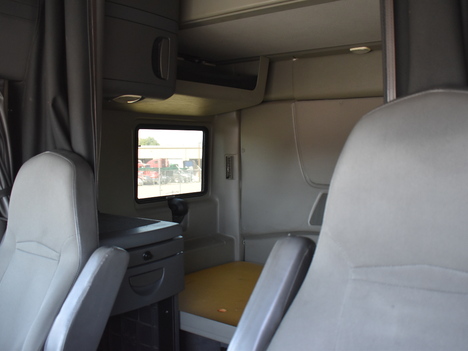 USED 2015 INTERNATIONAL PROSTAR SLEEPER TRUCK #11564-10