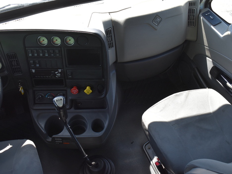 USED 2015 INTERNATIONAL PROSTAR SLEEPER TRUCK #11564-12