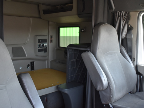 USED 2015 INTERNATIONAL PROSTAR SLEEPER TRUCK #11564-9