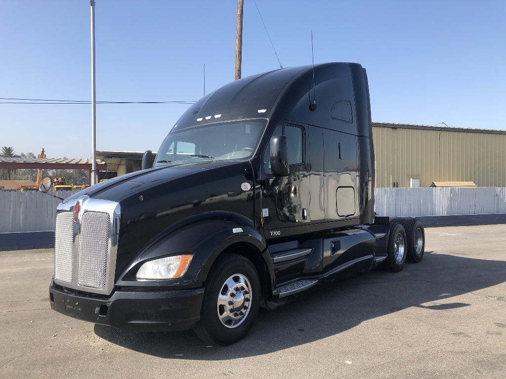 2012 Kenworth T700 Sleeper For Sale 10876