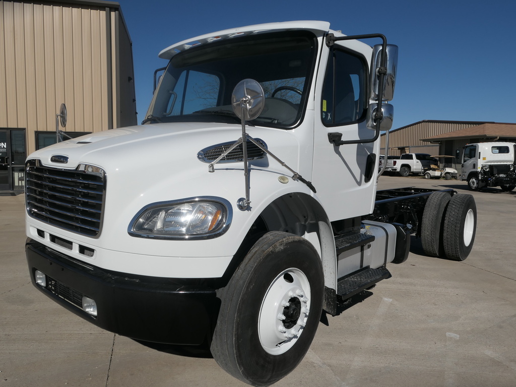 USED 2016 FREIGHTLINER M2106 CAB CHASSIS TRUCK #3718