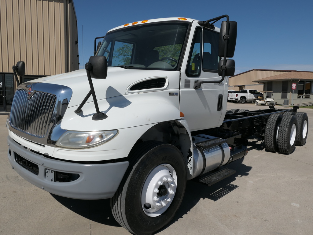 2013 INTERNATIONAL 4400 CAB CHASSIS TRUCK FOR SALE 3870