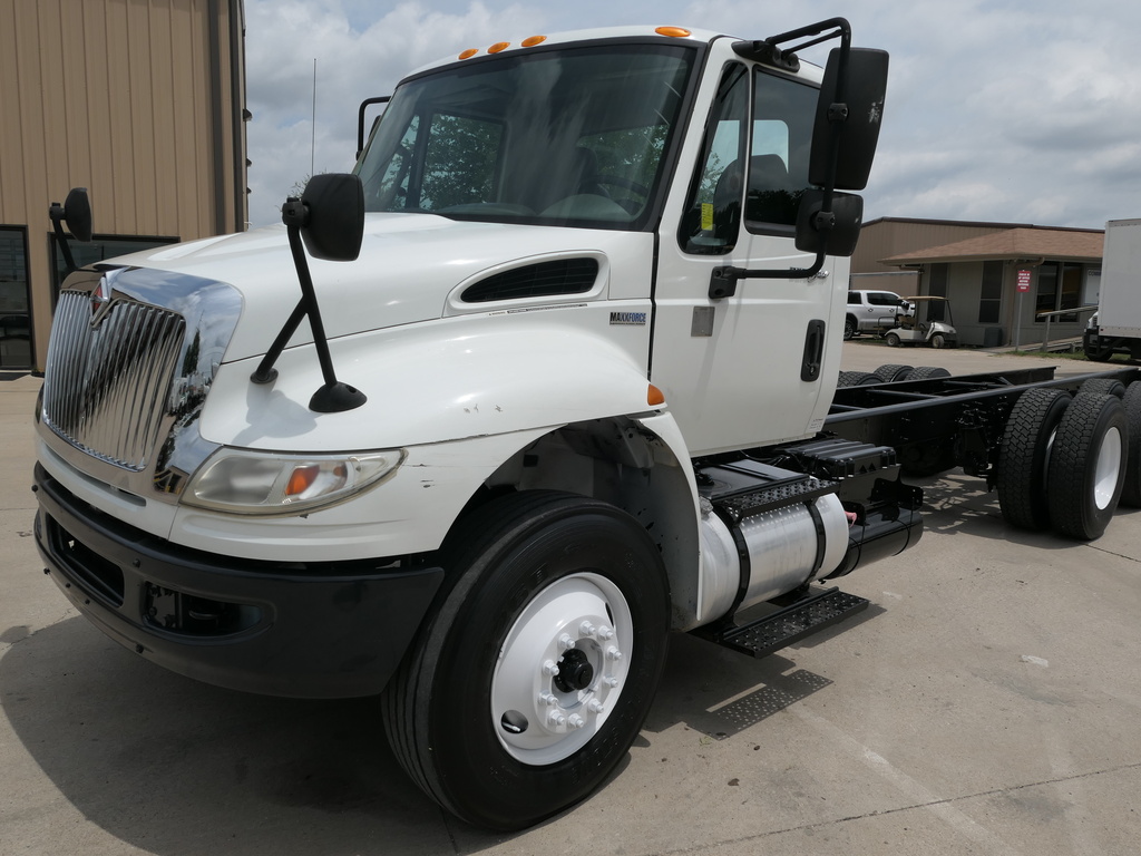 USED 2013 INTERNATIONAL 4400 CAB CHASSIS TRUCK #3871