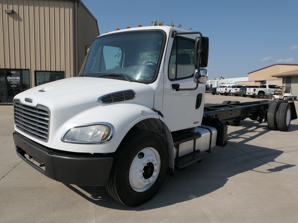 USED 2012 FREIGHTLINER M2106 CAB CHASSIS TRUCK #3914