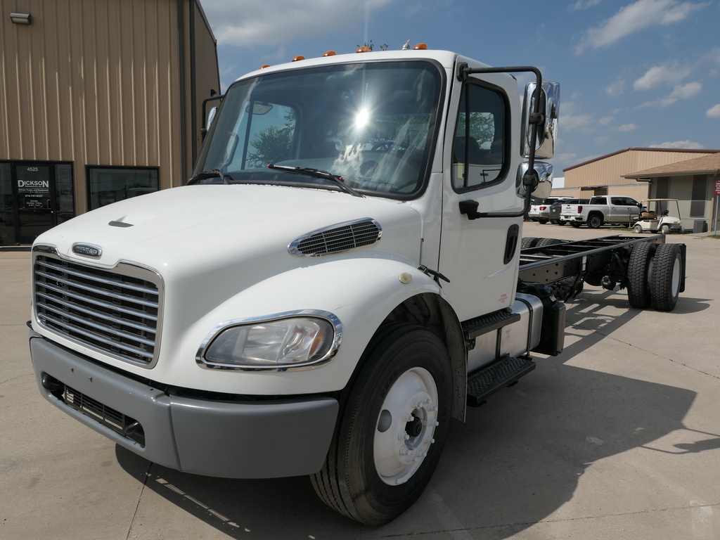 USED 2012 FREIGHTLINER M2106 CAB CHASSIS TRUCK #3915