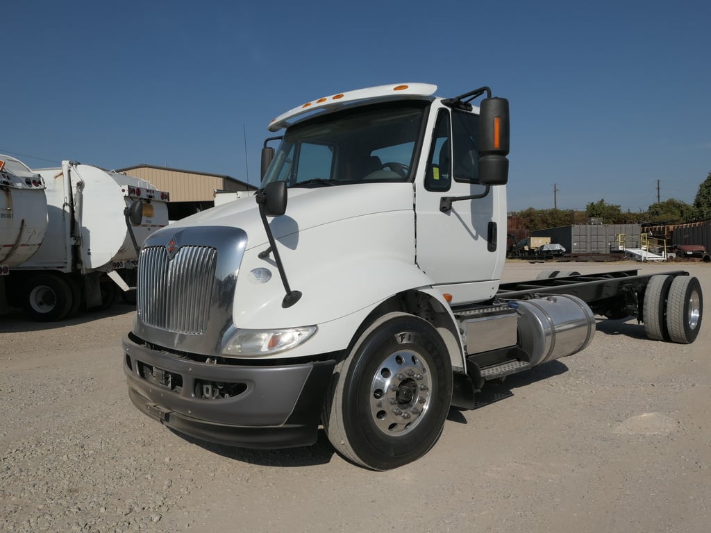 USED 2018 INTERNATIONAL 8600 CAB CHASSIS TRUCK #3993