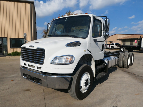 2020 FREIGHTLINER M2 tandem Reefer Truck #5615
