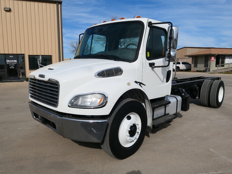 2018 FREIGHTLINER M2 Cab Chassis Truck #6039