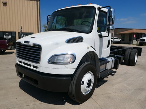 2015 FREIGHTLINER M2 Reefer Truck #6040 2015 FREIGHTLINER M2 Reefer Truck #6040