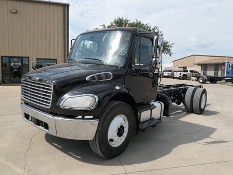 2019 FREIGHTLINER M2106 Cab Chassis Truck #6148