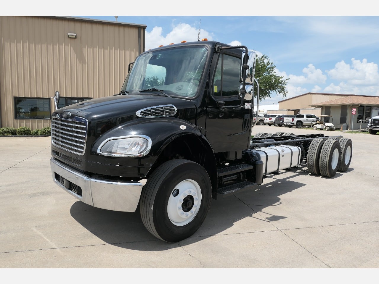 2022 FREIGHTLINER M2106 Cab Chassis Truck #1 2022 FREIGHTLINER M2106 Cab Chassis Truck #1