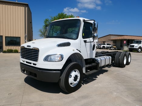 2017 FREIGHTLINER M2 Cab Chassis Truck #6160 2017 FREIGHTLINER M2 Cab Chassis Truck #6160