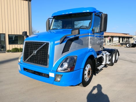 2016 VOLVO VNL64T Tandem Axle Daycab #6189 2016 VOLVO VNL64T Tandem Axle Daycab #6189