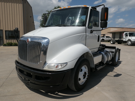 2017 INTERNATIONAL 8600 Tandem Axle Daycab #6320