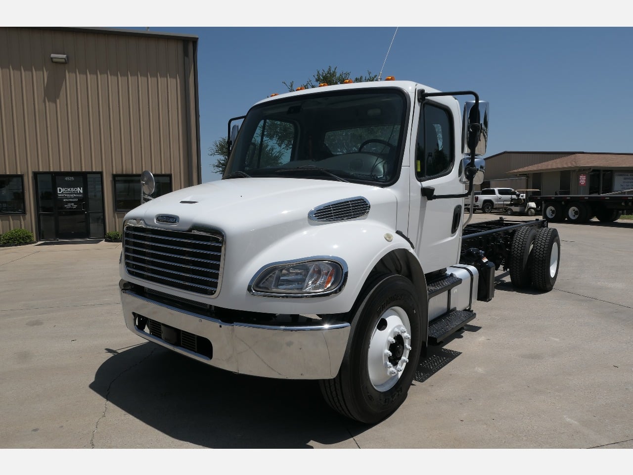 2020 FREIGHTLINER M2106 Cab Chassis Truck #1 2020 FREIGHTLINER M2106 Cab Chassis Truck #1