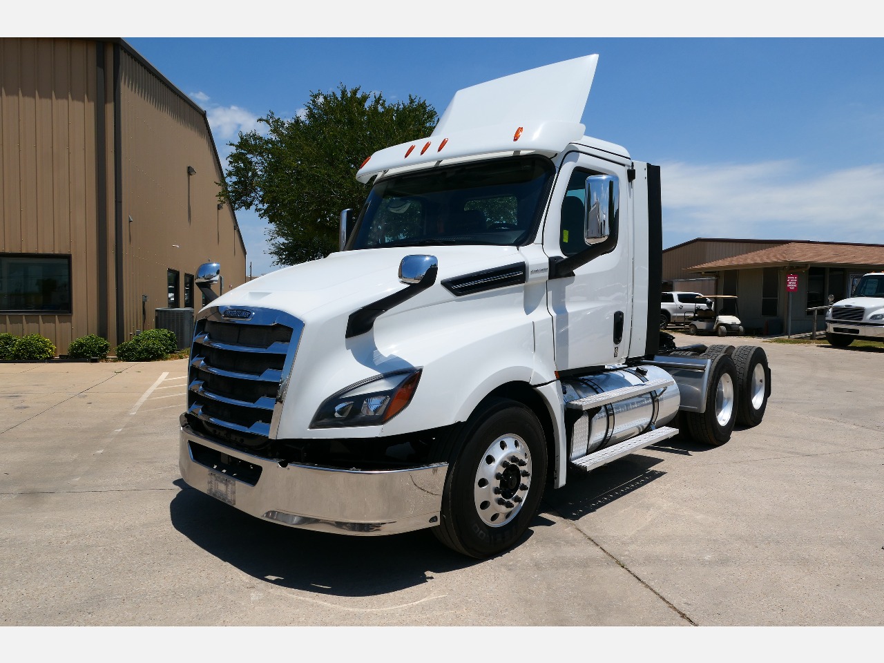 2019 FREIGHTLINER CASCADIA Tandem Axle Daycab #1 2019 FREIGHTLINER CASCADIA Tandem Axle Daycab #1