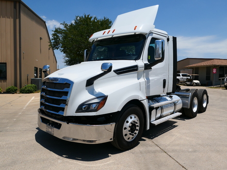 2019 FREIGHTLINER CASCADIA Tandem Axle Daycab #6462