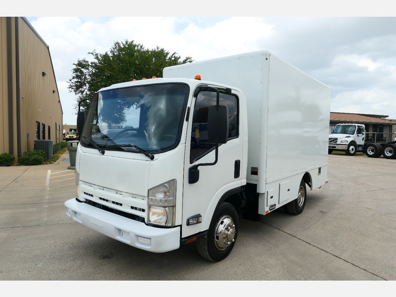 2014 ISUZU NPR Service - Utility Truck #1 2014 ISUZU NPR Service - Utility Truck #1