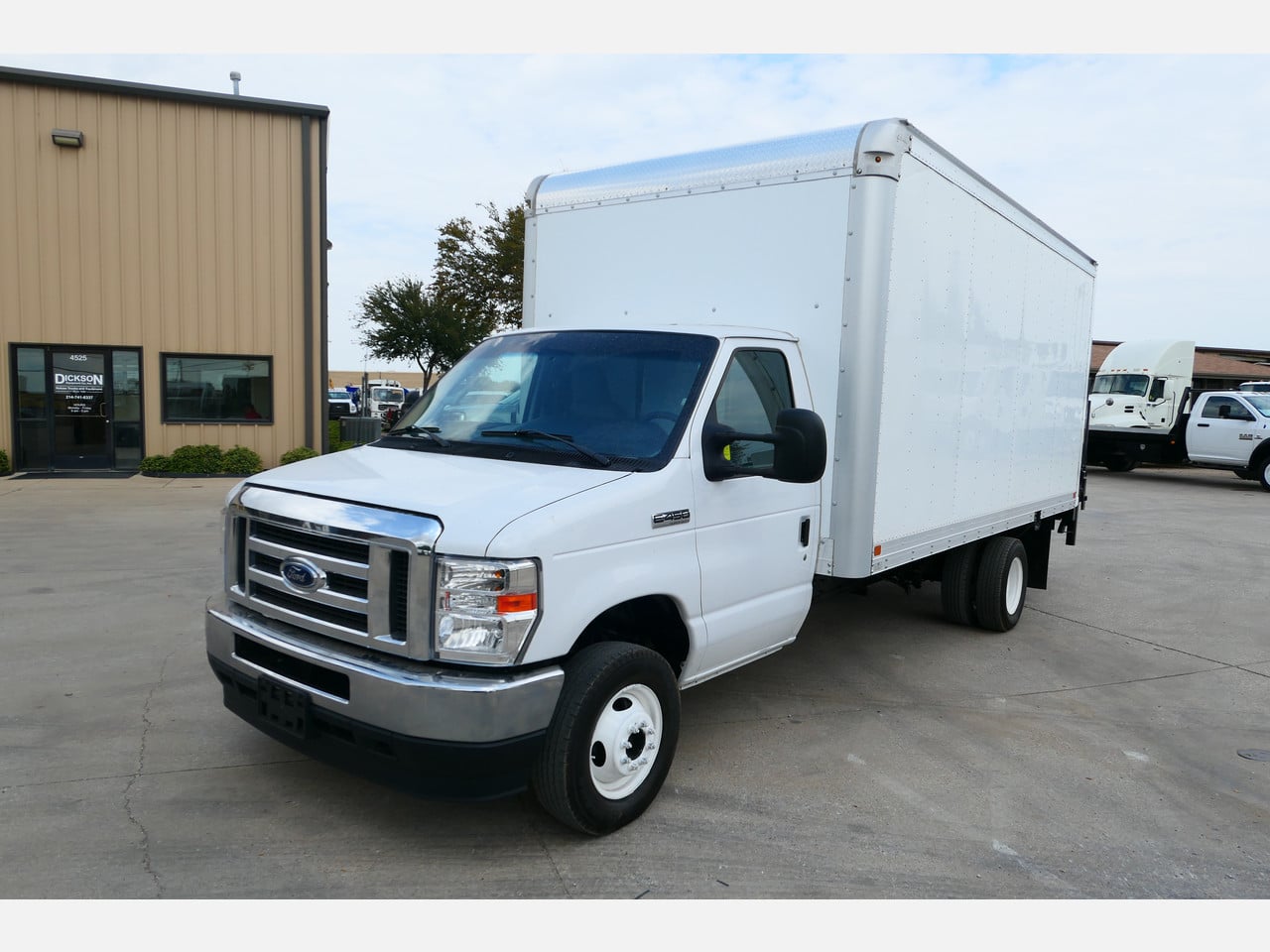 2022 FORD E450 Box Van Truck #1 2022 FORD E450 Box Van Truck #1