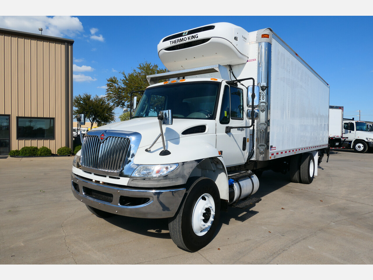 2019 INTERNATIONAL MV Reefer Truck #1 2019 INTERNATIONAL MV Reefer Truck #1