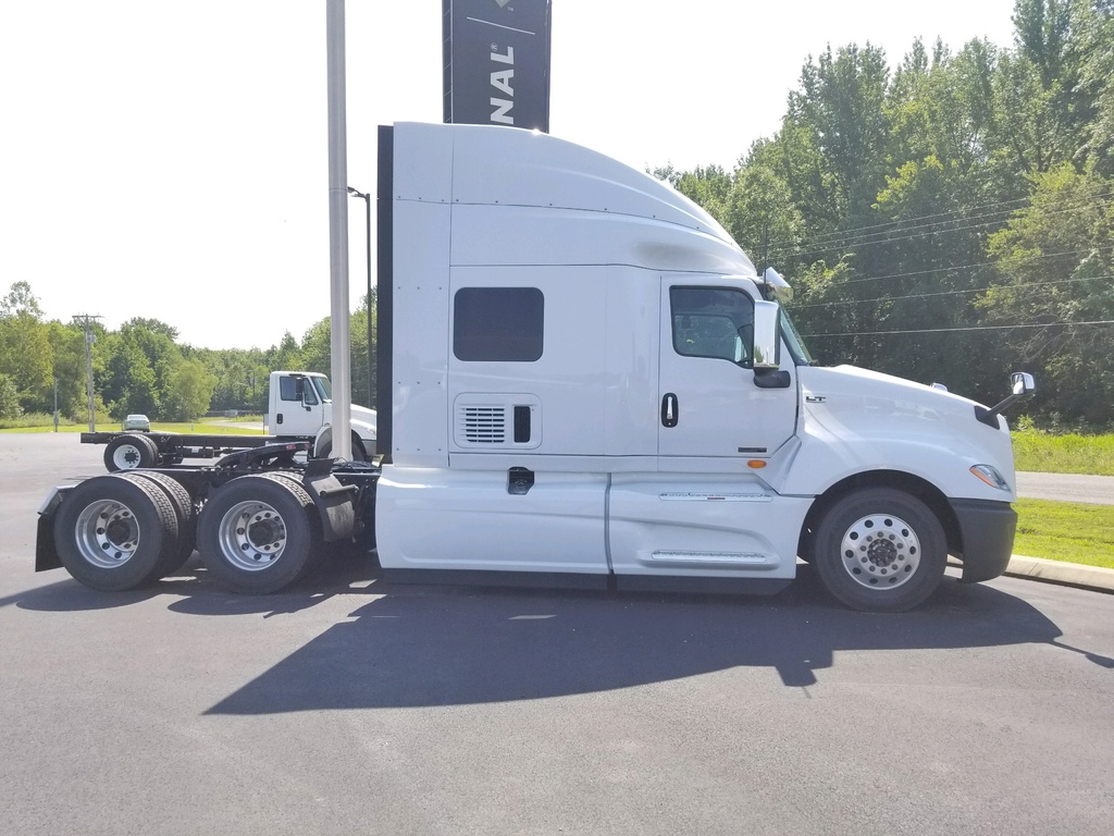2018 INTERNATIONAL LT Tandem Axle Sleeper