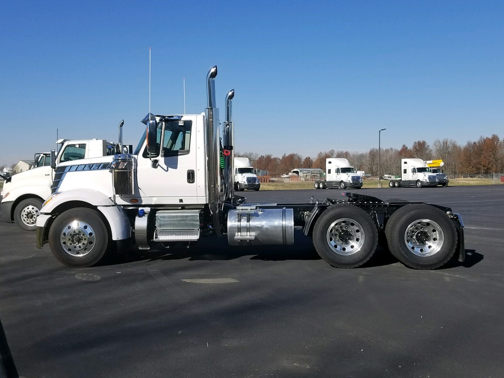 2017 INTERNATIONAL Lonestar Tandem Axle Daycab