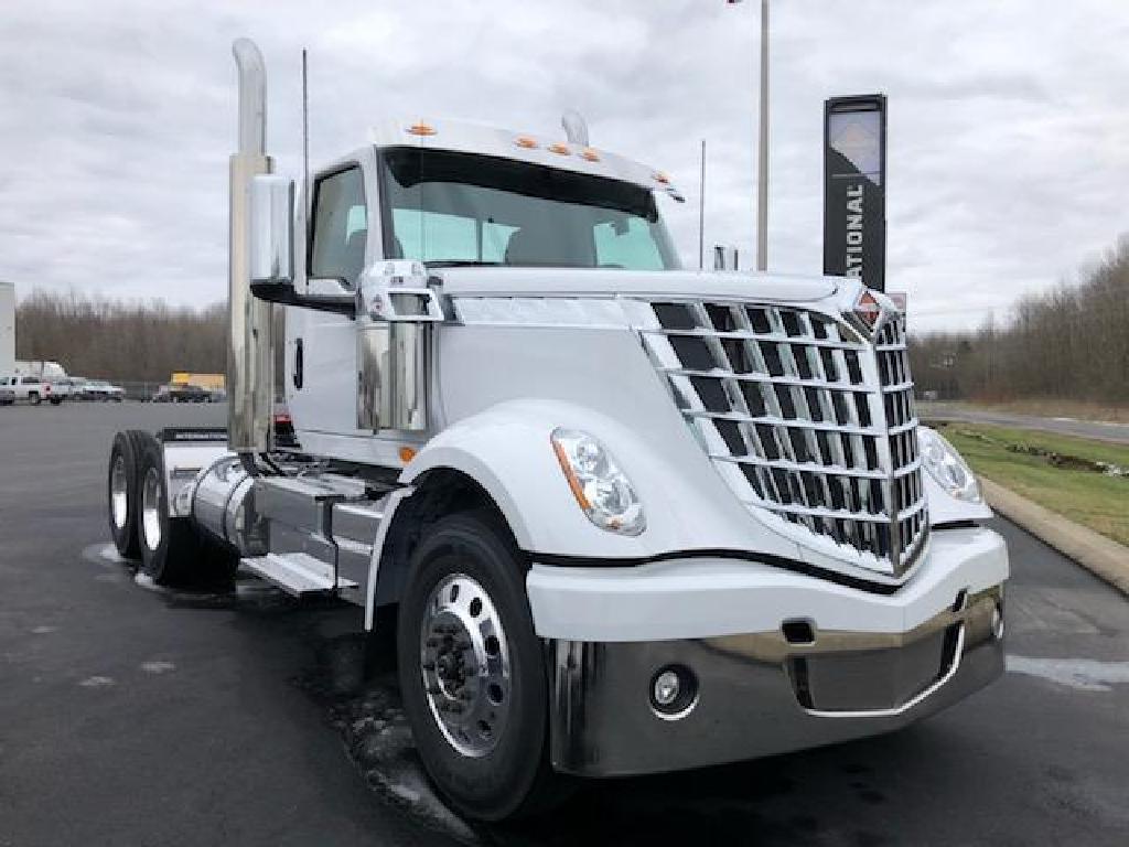 2019 INTERNATIONAL LONESTAR Tandem Axle Daycab