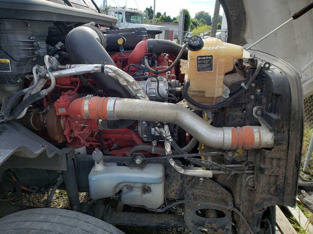 INTERNATIONAL Cummins Tandem Axle Sleeper
