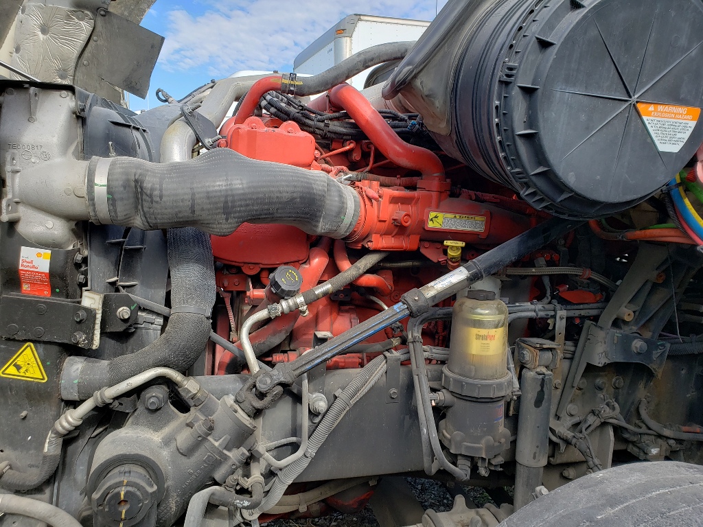INTERNATIONAL Cummins Tandem Axle Sleeper
