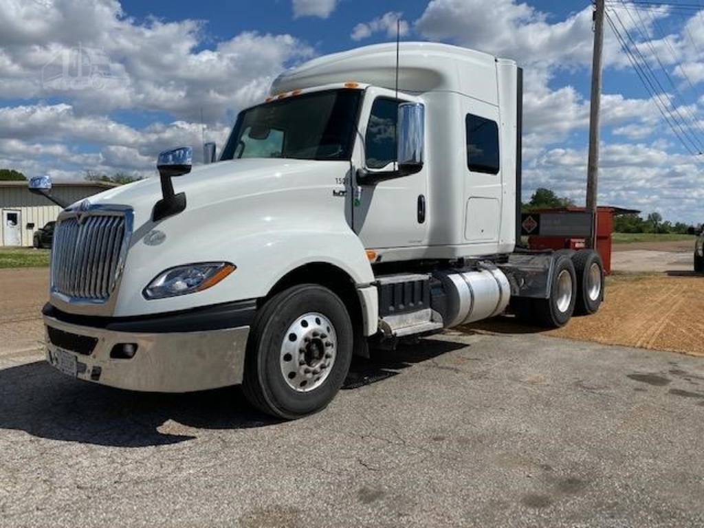 2018 INTERNATIONAL LT625 Tandem Axle Sleeper